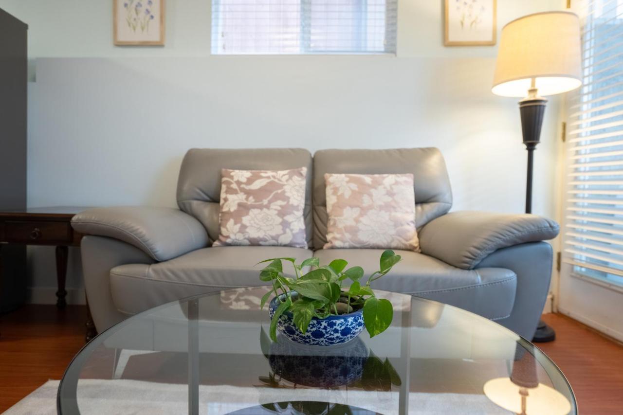 Lovely 1Br Secondary Suite With Separate Entrance Нью-Вестмінстер Екстер'єр фото